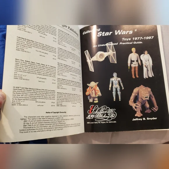 Star Wars Collectibles Toys Book - Picture 2 of 4